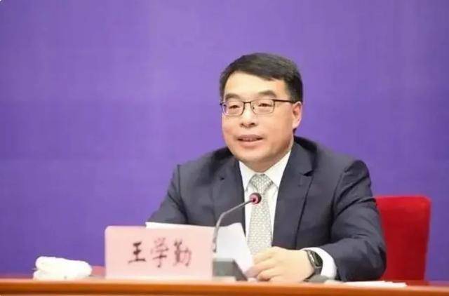 卸任市委书记3天后<strong></p>
<p>黄金理财产品</strong>，55岁的他任省政府党组成员！