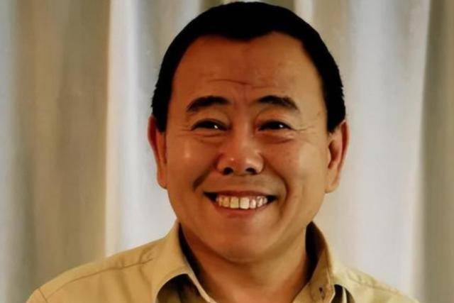潘长江：我钱花一辈子也花不完<strong></p>
<p>平台理财哪个好</strong>，如今67岁却越活越“糊涂”了