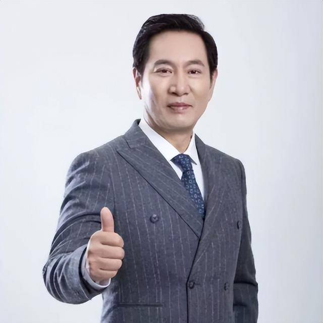 “坏人专业户”姚刚：一生无妻无子<strong></p>
<p>立马理财</strong>，如今53岁在千万豪宅一个人住