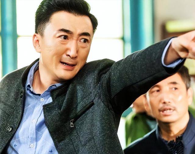 他是知名演员<strong></p>
<p>十万元理财</strong>，40岁二胎得女，41岁突然离世将悲痛留给妻子与儿女