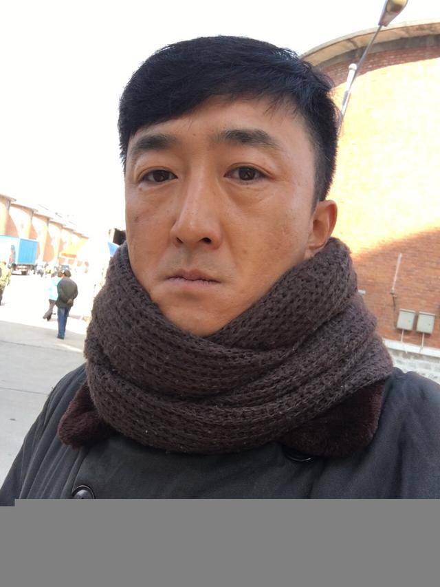 他是知名演员<strong></p>
<p>十万元理财</strong>，40岁二胎得女，41岁突然离世将悲痛留给妻子与儿女