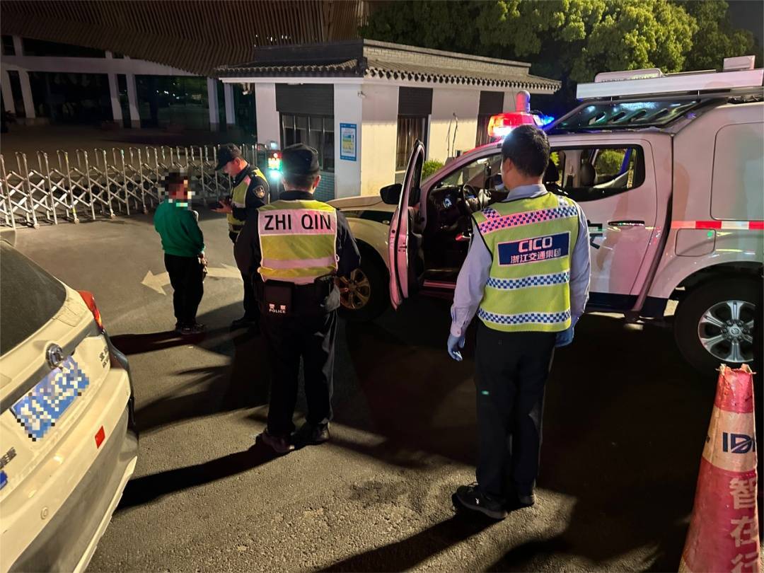 12岁男孩凌晨偷开父母车上高速<strong></p>
<p>少儿理财</strong>，因车技太差被发现了……