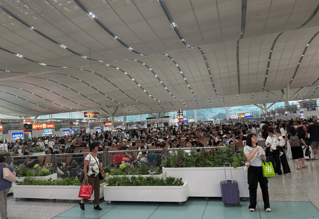 “不亚于春节回家”！凌晨5点<strong></p>
<p>虚拟币比特王</strong>，深圳有人已经堵在路上……