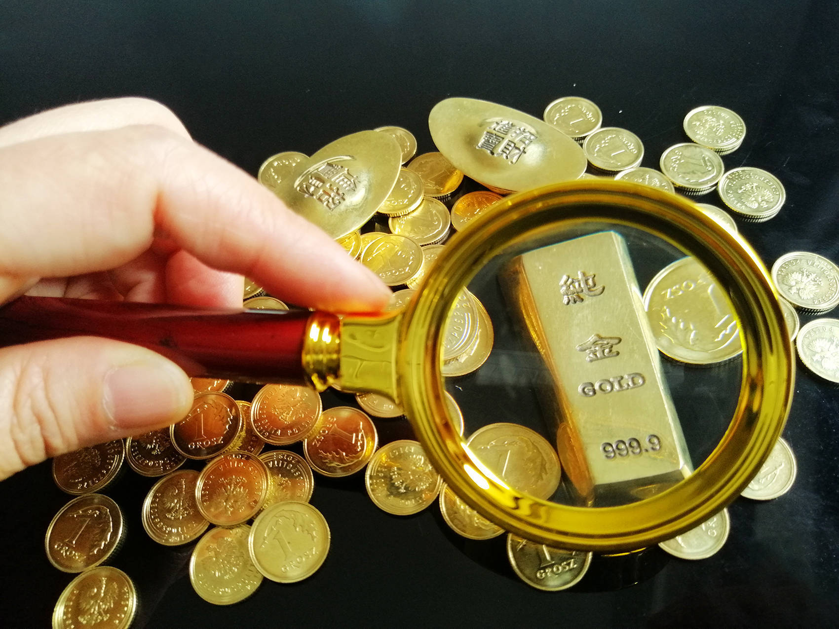 国际金价<strong></p>
<p>虚拟币鱿鱼币代码</strong>，再创历史新高！消费者：从今年年中一直观望到十一，没想到越等越贵！机构：仍上涨空间
