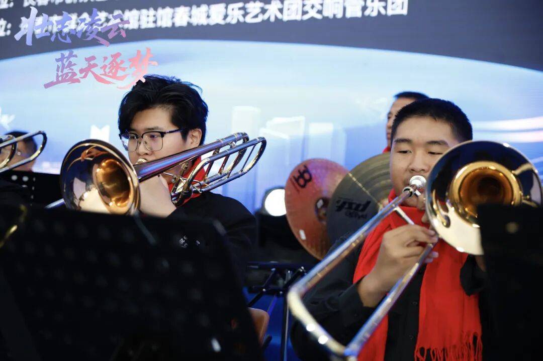 DNA彻底动了！全场跟唱<strong></p>
<p>虚拟币鱿鱼币代码</strong>，这氛围太顶了！