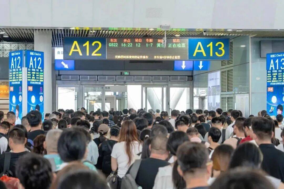 深圳北站凌晨返深被刷爆<strong></p>
<p>金鱼虚拟币</strong>！附近叫车超200人？别慌！公交地铁加班护送