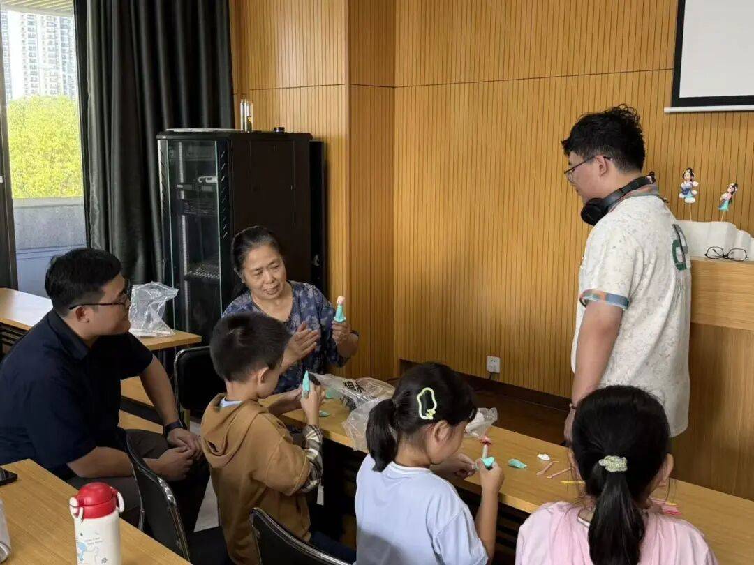 金坛图书馆国庆中秋活动精彩回顾 | 举国同欢庆<strong></p>
<p>飞耳虚拟币</strong>，月满聚中秋