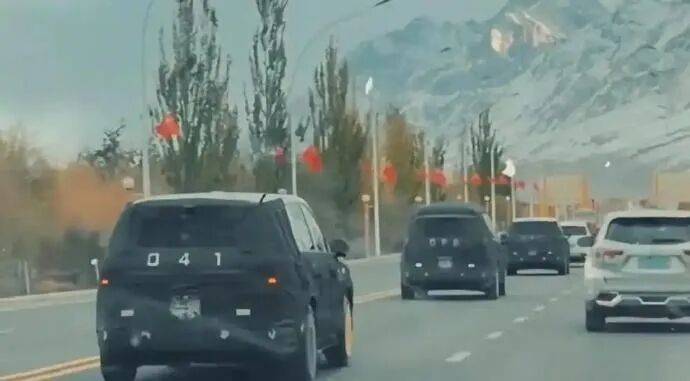 疑似小米YU9新疆试车<strong></p>
<p>虚拟币EDU最新消息</strong>，多张路测谍照曝光
