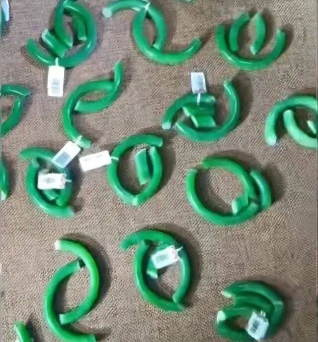 苏州一20岁店员不小心摔碎一盒玉镯损失百万<strong></p>
<p>虚拟币平台风控了咋办</strong>，老板未要赔偿安慰小伙别有压力