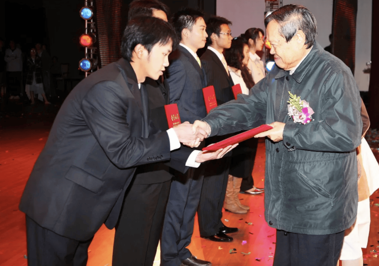 杨振宁为什么连续32年担任东莞理工学院名誉校长<strong></p>
<p>虚拟币数量扩容20000倍</strong>？