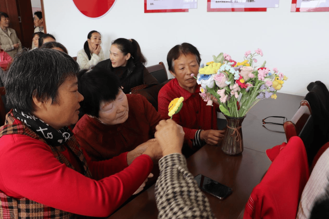 当钩针遇见乡土<strong></p>
<p>虚拟币BHD</strong>，曲阜“非遗培训”绘就乡村振兴新图景