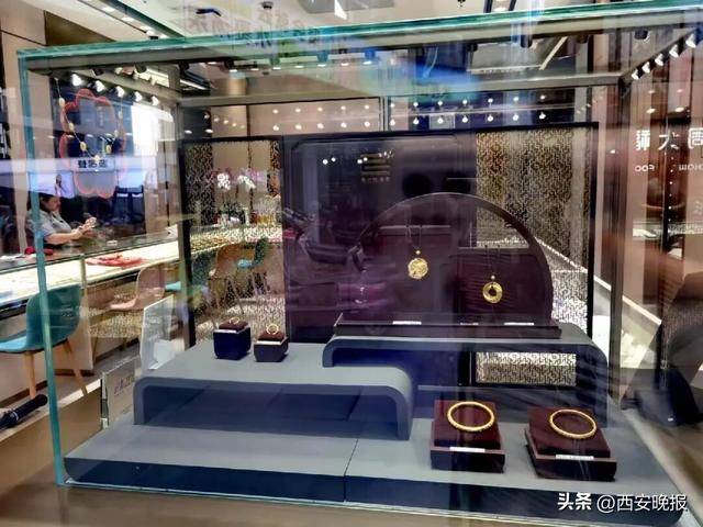 午后突发,黄金再度大跳水,现货黄金一度大跌1.92%<strong></p>
<p>虚拟币KBOX</strong>。