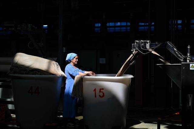 青年说 | 到中亚<strong></p>
<p>防范虚拟币炒作风险</strong>,奔赴一场激动人心的“探秘”