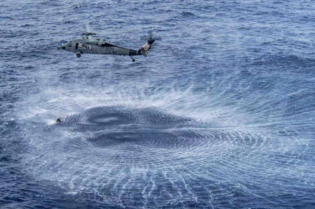 美海军在南海连摔两架飞机<strong></p>
<p>虚拟币dsg</strong>,因电磁攻击?中国军号发文