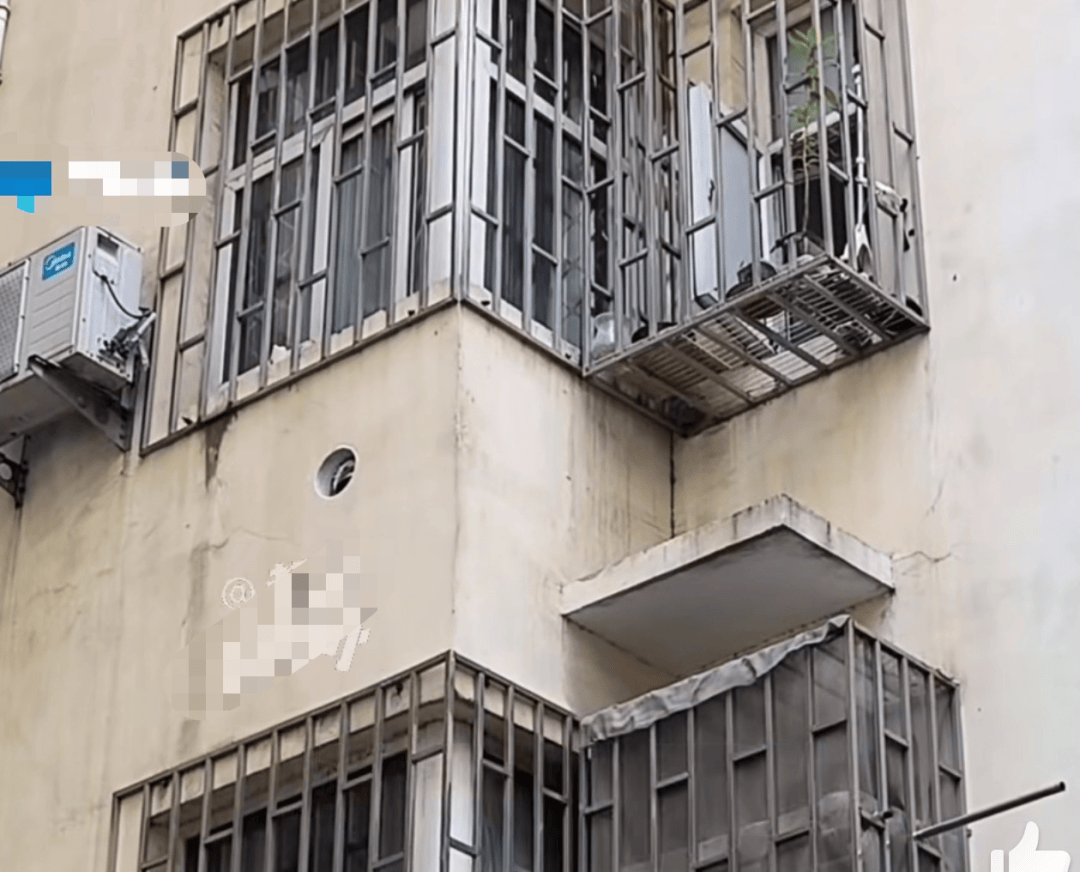 女子怀疑邻居打洞用镜子照自家：“没仇没怨<strong></p>
<p>元宇宙概念</strong>，打个黑洞不合理”，邻居：屋里潮，在通风