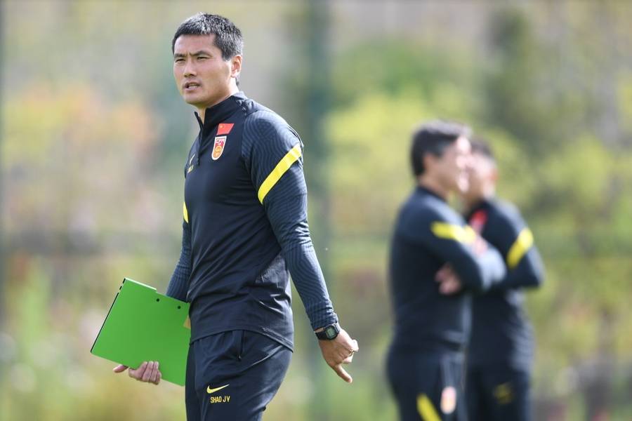 全球选聘四个月<strong></p>
<p>虚拟货币换人民币比例</strong>，招来只有一年执教经历的本土教练，国足新帅竟是邵佳一