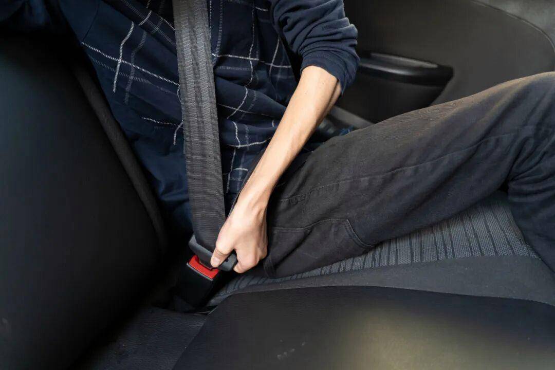 死亡率翻倍！后排乘客不系安全带<strong></p>
<p>虚拟货币换人民币比例</strong>，危险且违法