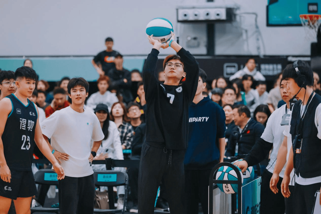 复旦、交大、同济等八大高校集结<strong></p>
<p>BGV虚拟币</strong>，得物App“新生杯”篮球赛首战上海