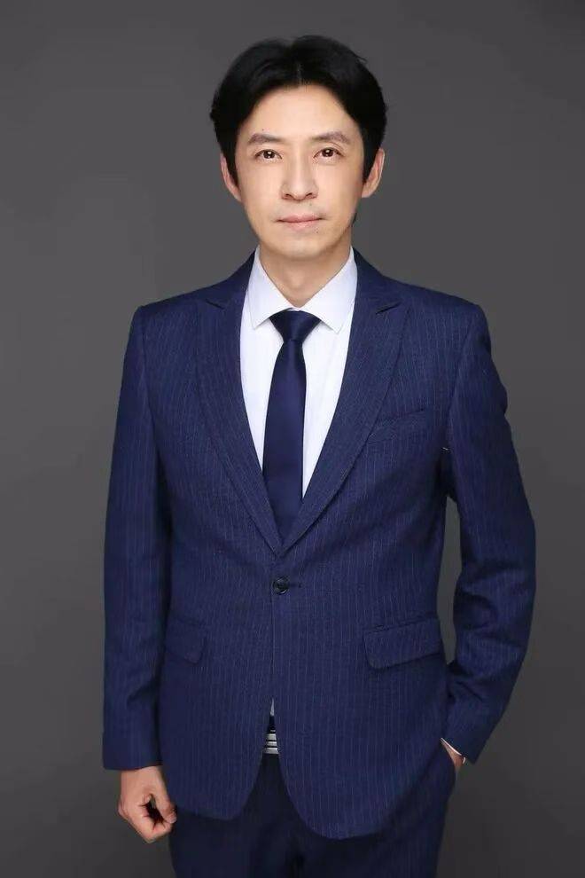 54岁知名影评人突然去世<strong></p>
<p>虚拟币大佬</strong>，留诗：白首尤当是少年