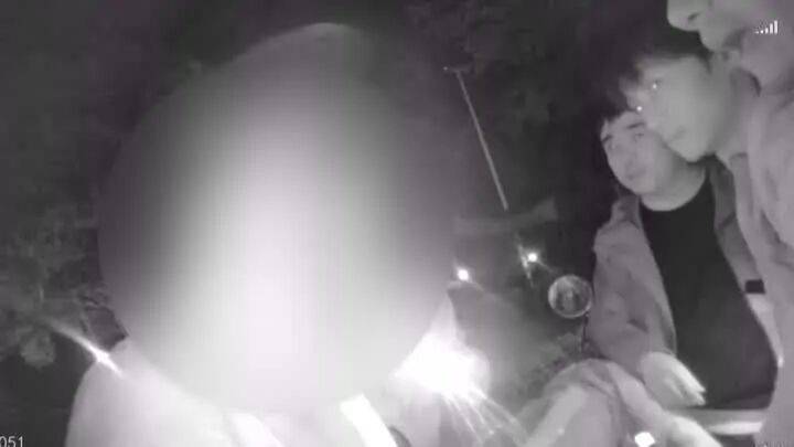 扬州一女子刷短视频惹祸：偷偷去银行取了6万现金<strong></p>
<p>国内玩虚拟币</strong>，结果……