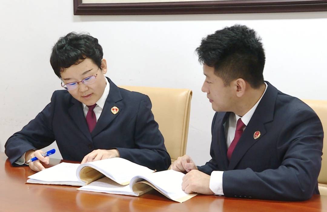 男子长期偷窥女室友，把摄像头装进其卧室，犯非法侵入住宅罪！