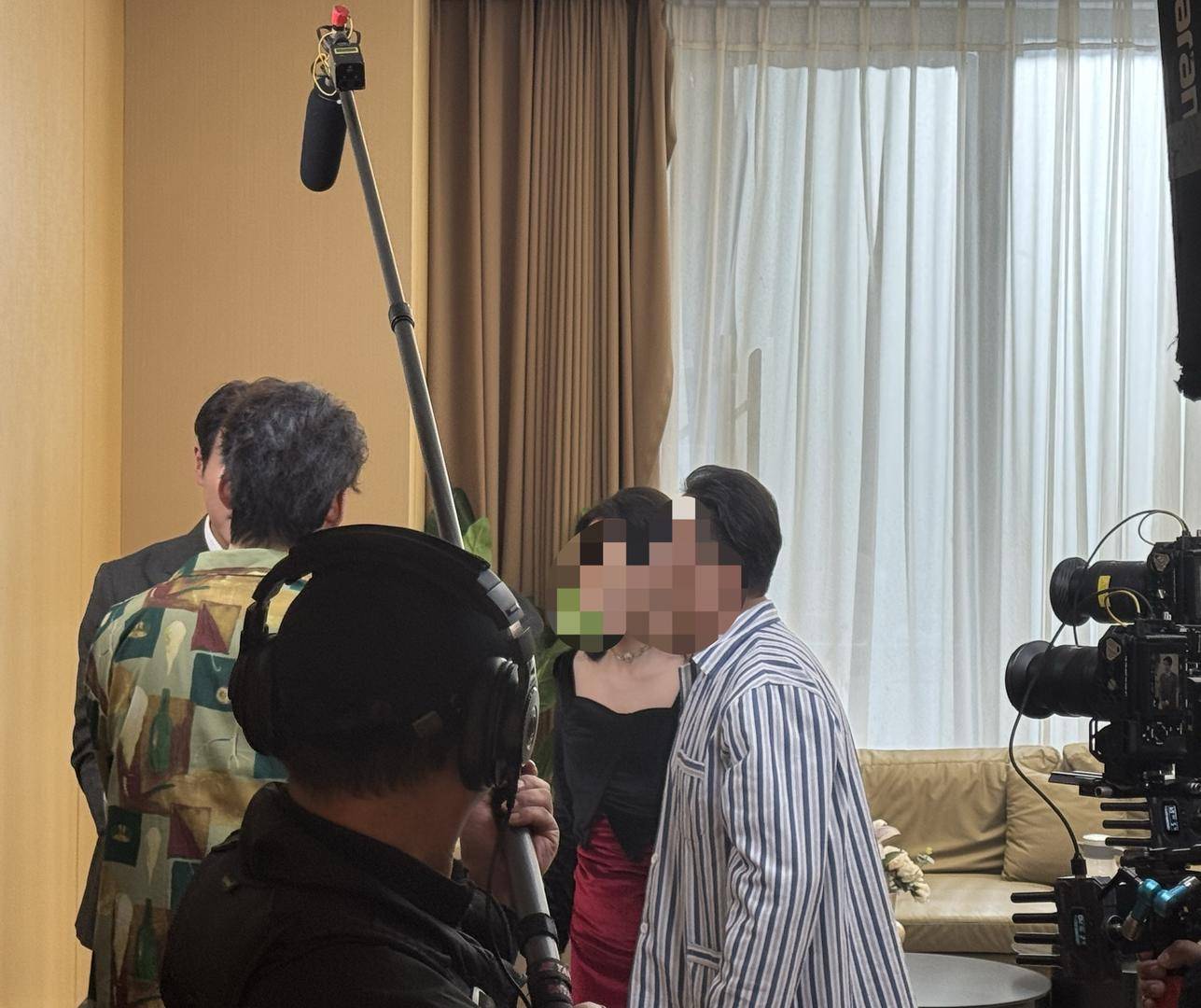 日薪300元招特约演员<strong></p>
<p>cast币是虚拟货币吗</strong>,进组拍戏先交近万元集训费?业内人士揭短剧演员招募利益链