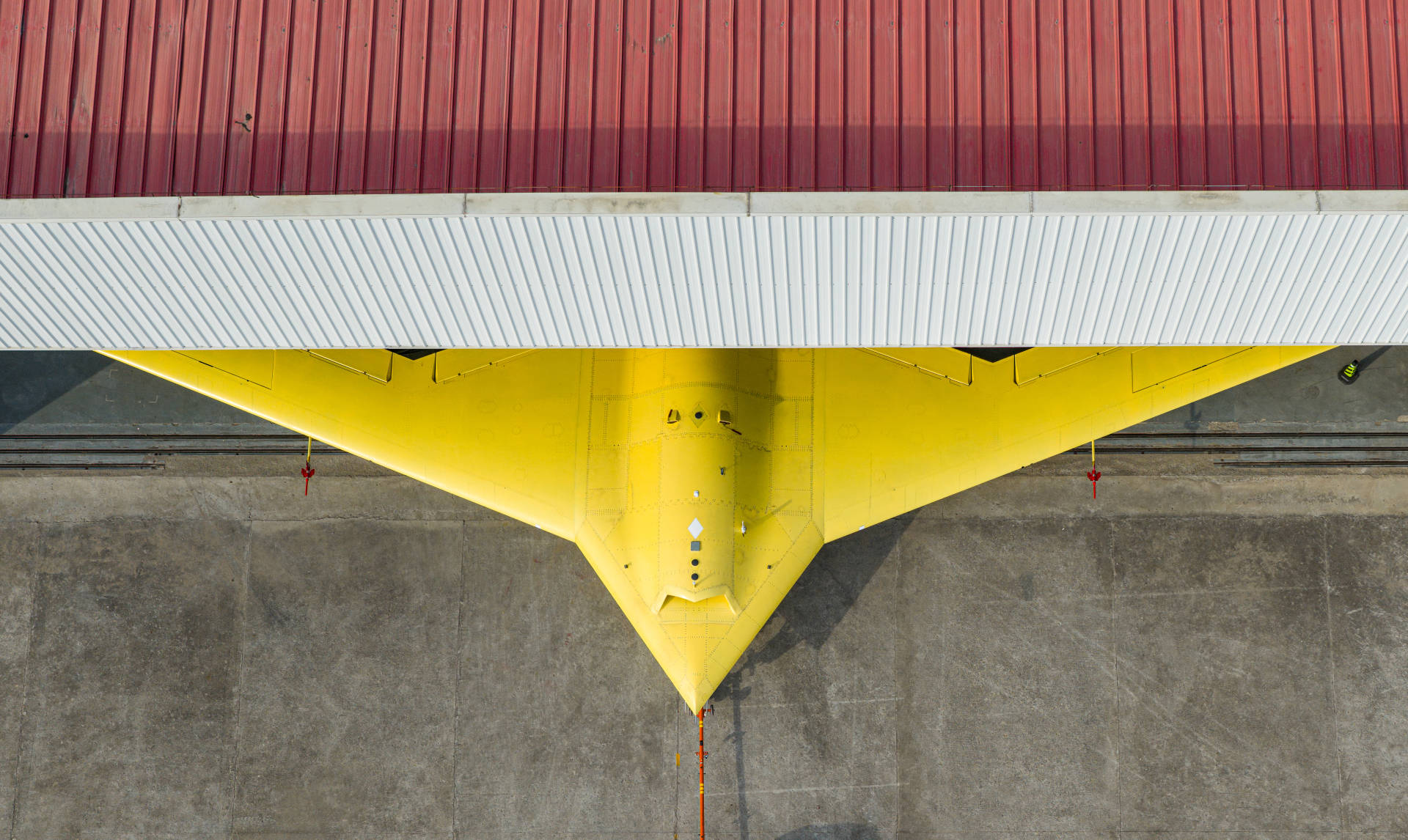 多张高清大图<strong></p>
<p>虚拟币CP</strong>！新型高空高速长航时无人机彩虹-7近日成功首飞