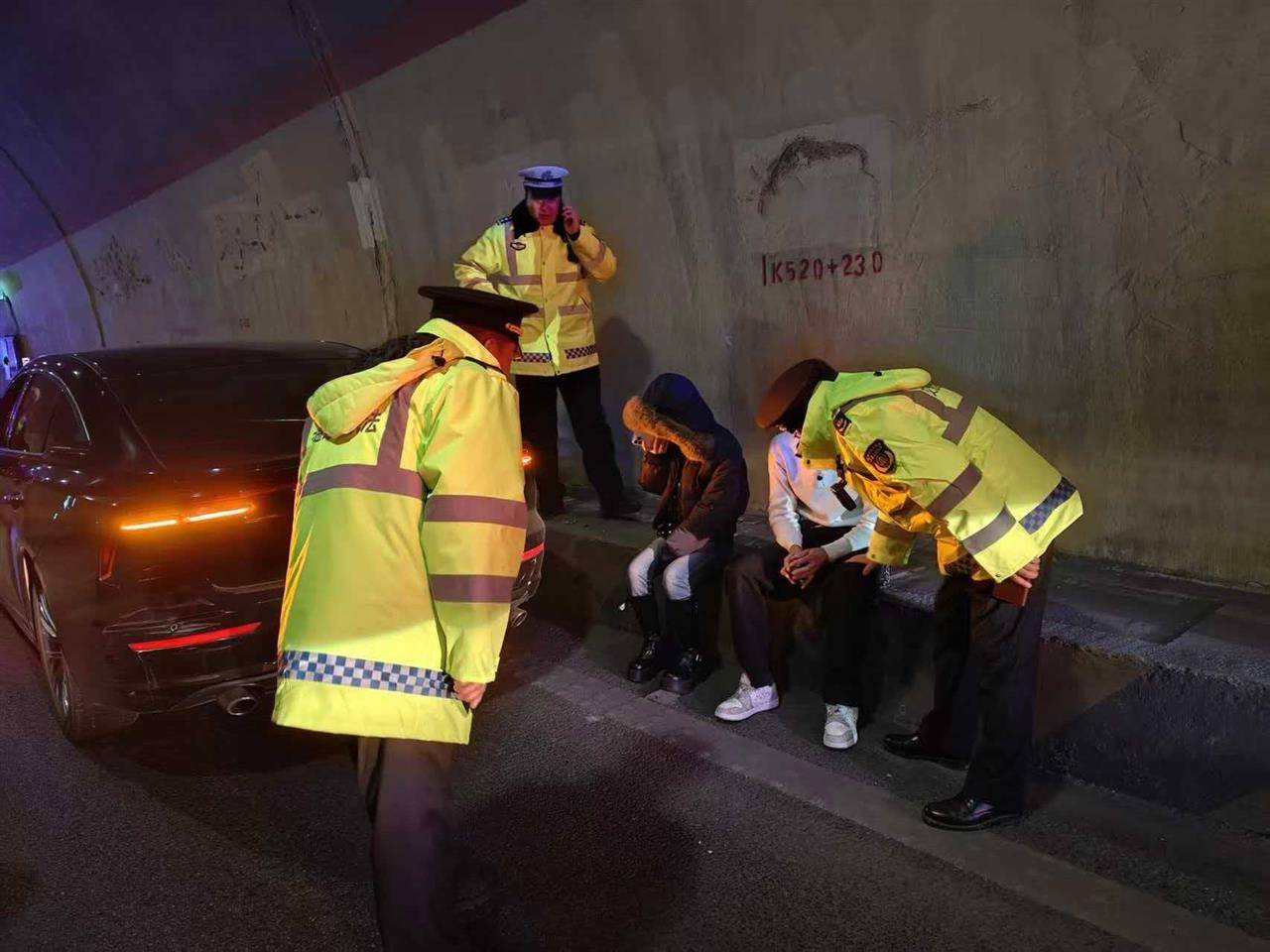 兰海高速一小车定速巡航故障刹车失灵<strong></p>
<p>晋江虚拟币传销</strong>，时速115狂奔490公里直至燃油耗尽，交警开道、路政压阵成功化险