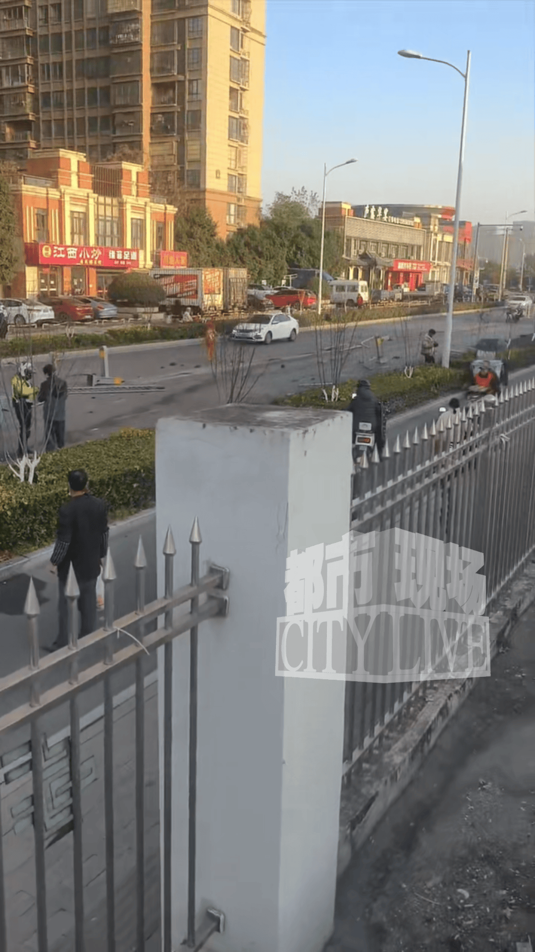 安徽一小米SU7撞翻几十米护栏<strong></p>
<p>晋江虚拟币传销</strong>，目击者称车辆前轮脱落后才刹停，当地交警回应