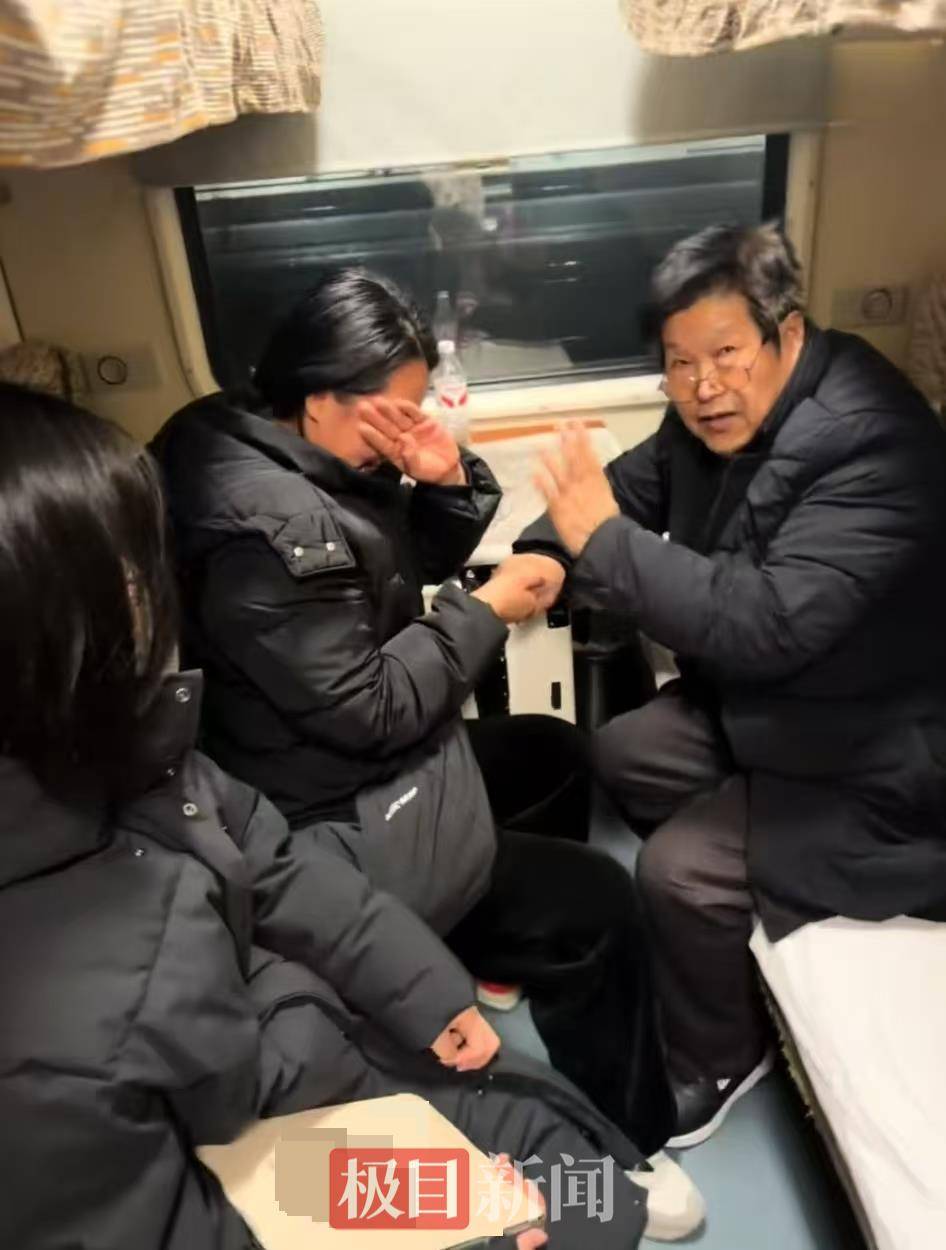女子坐火车被71岁初中班主任一口叫出名字感动落泪，评论区上演集体“回忆杀”，当事人发声